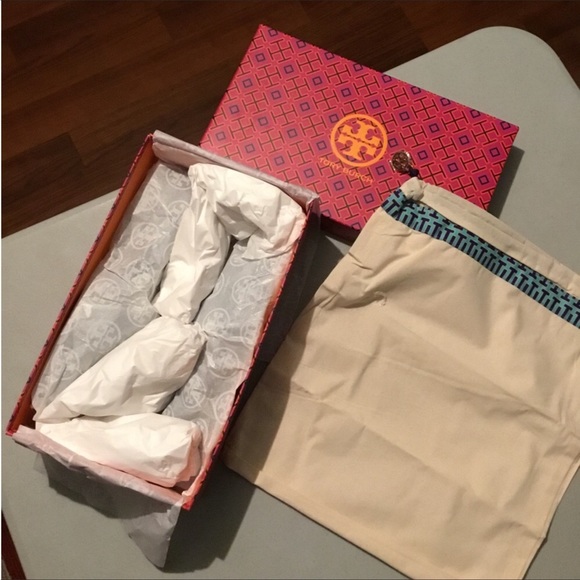 TORY BURCH-WEEKEND SALE - Picture 15 of 16